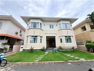 Cho thuê biệt thự phú gia phú mỹ hưng 317m 4pn, sân vườn, giá 3.500 usd