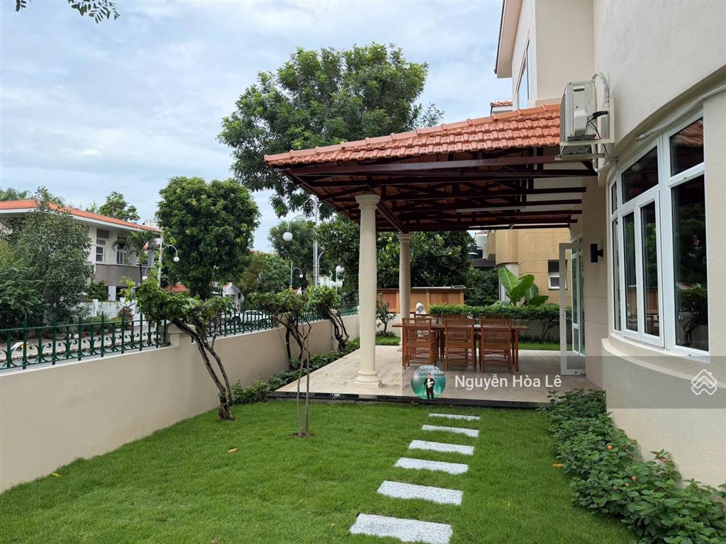 Cho thuê biệt thự phú gia phú mỹ hưng 317,3m2 4pn, sân vườn, giá 91 triệu/tháng