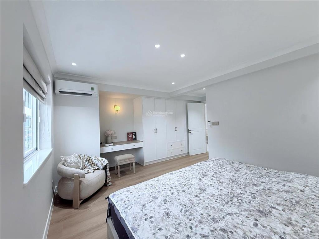 Cho thuê duplex mỹ khánh 3b phú mỹ hưng 198m2, 4pn, full nội thất