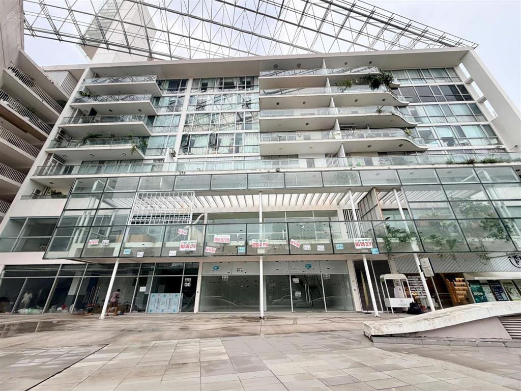 Cho thuê shophouse garden court 2 phú mỹ hưng mặt tiền tôn dật tiên, 152m