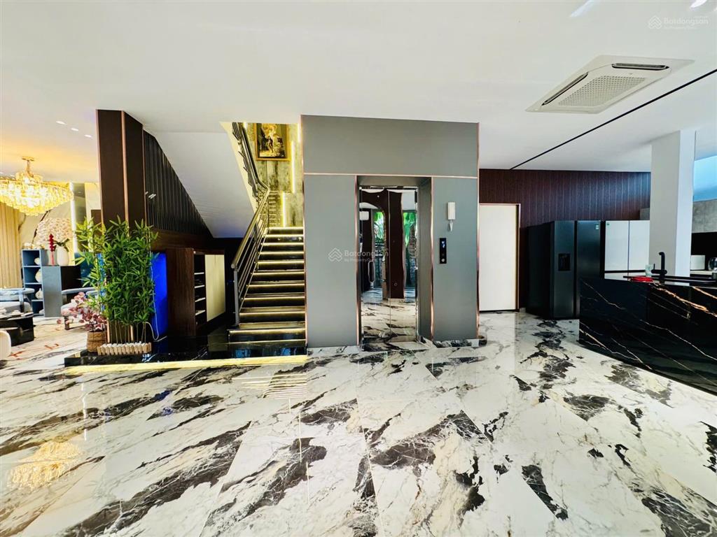 Vip bán biệt thự song lập mỹ gia 1 phú mỹ hưng, 220m, có thang máy