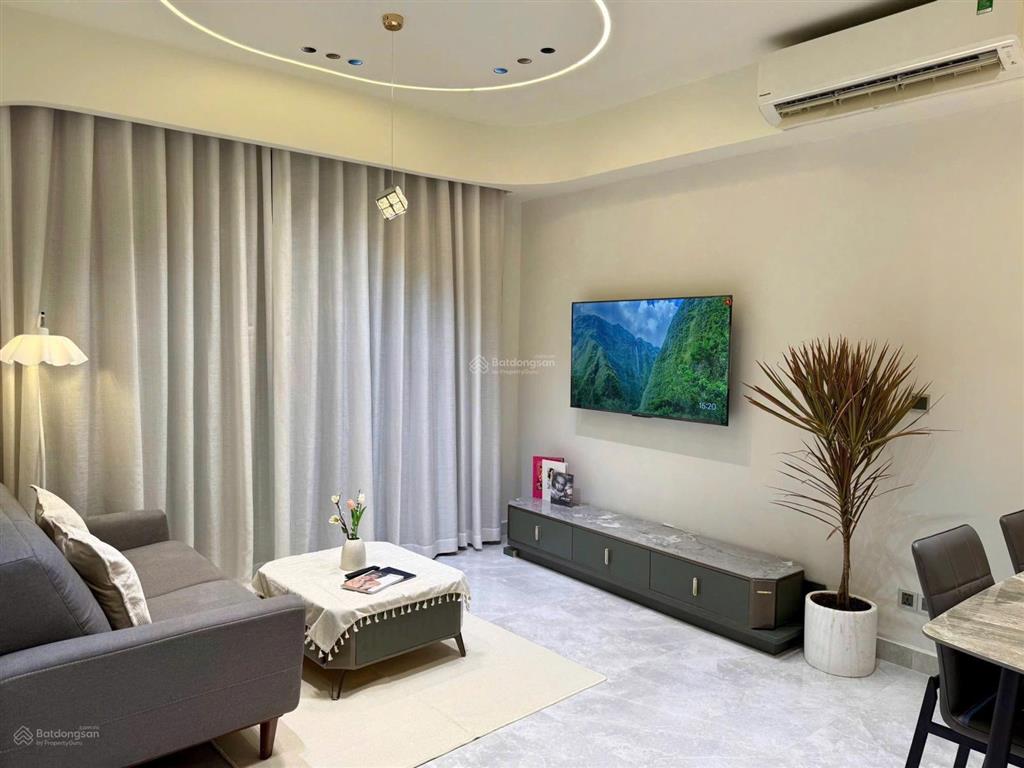 Cho thuê căn hộ midtown the peak m8, lầu 5, 80m, full nội thất