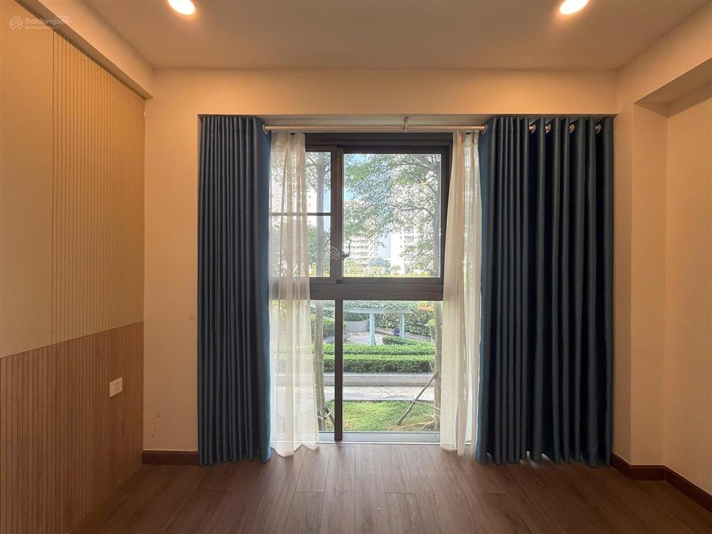 Cho thuê riverpark premier phú mỹ hưng, lầu 3, 130m, view hồ bơi & sân vườn