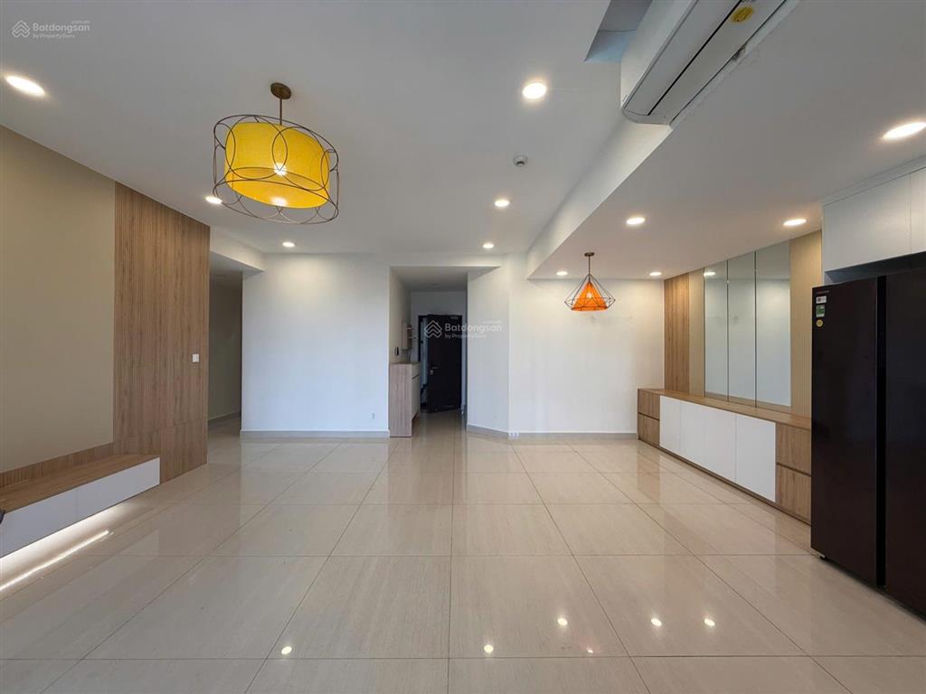 Cho thuê riverpark premier phú mỹ hưng, lầu 3, 130m, view hồ bơi & sân vườn
