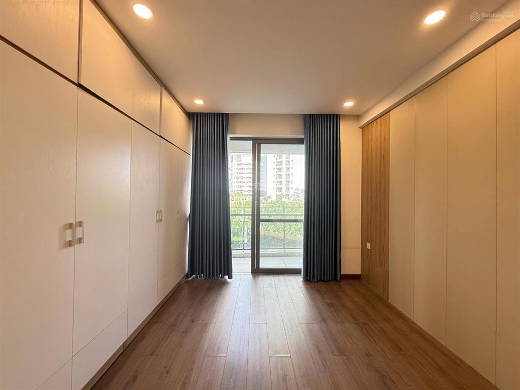 Cho thuê riverpark premier phú mỹ hưng, lầu 3, 130m, view hồ bơi & sân vườn