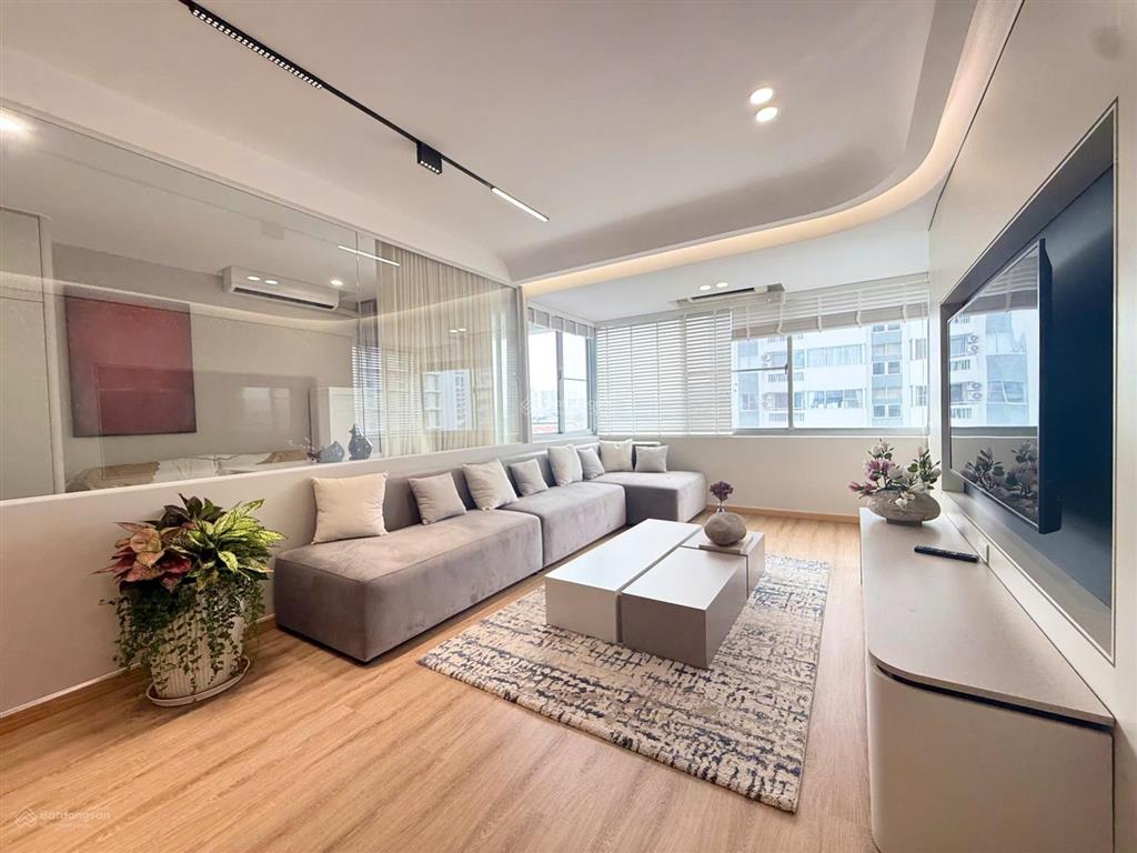Cần tiền bán gấp căn hộ mỹ khánh 3, diện tích 113m2, giá 8 tỷ.  o9o6 772 5o8 mai thao