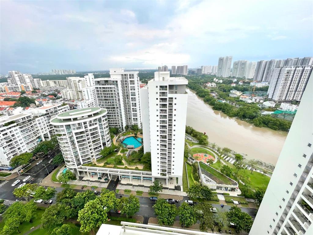 Cần bán penthoues sân vườn riverpark residence, 350m2, giá 43 tỷ.  o9o6 772 5o8 mai thao