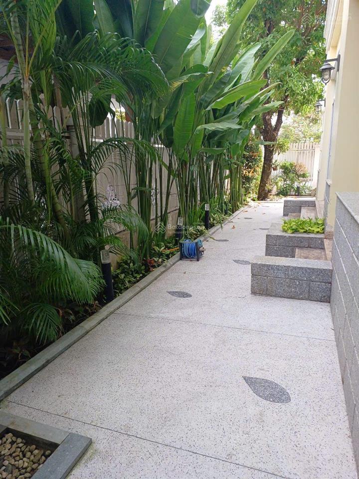 Cho thuê gấp bt đơn lập 300m2, 5pn, 5wc tại phú mỹ hưng, quận 7, giá 100 triệu/tháng  0912 302 ***