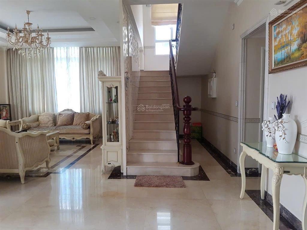 Cho thuê gấp bt đơn lập 300m2, 5pn, 5wc tại phú mỹ hưng, quận 7, giá 100 triệu/tháng  0912 302 ***