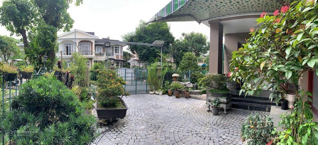 Cho thuê biệt thự đơn lập hưng thái, phú mỹ hưng, quận 7, giá 80tr/tháng