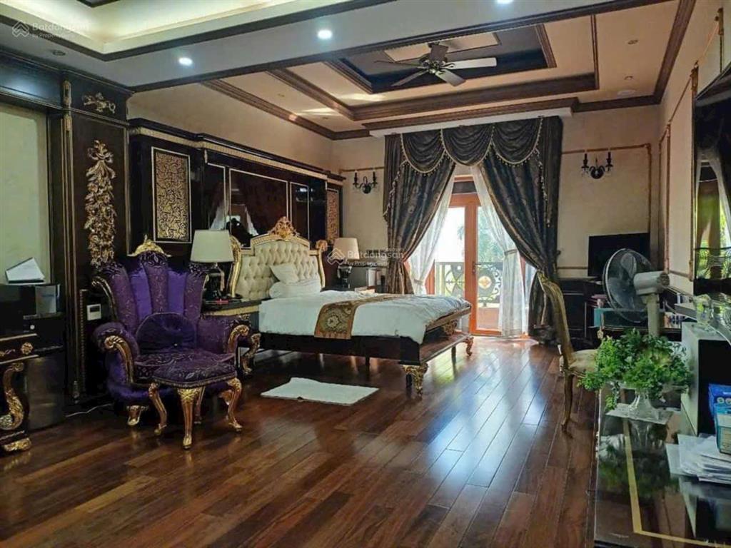 Cho thuê biệt thự đơn lập căn góc siêu đẹp khu cảnh đồi phú mỹ hưng, gần hồ bán nguyệt, trường ssis