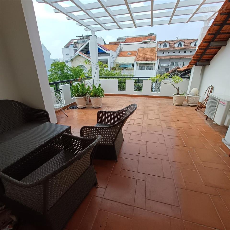 Cho thuê biệt thự đơn lập phú mỹ hưng, quận 7, 6 phòng ngủ, giá 100tr