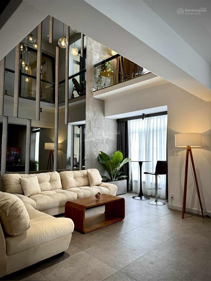 Cho thuê căn hộ penthouse sky garden phú mỹ hưng, dt 330m2, 5pn, mới đẹp giá rẻ  0912 302 ***