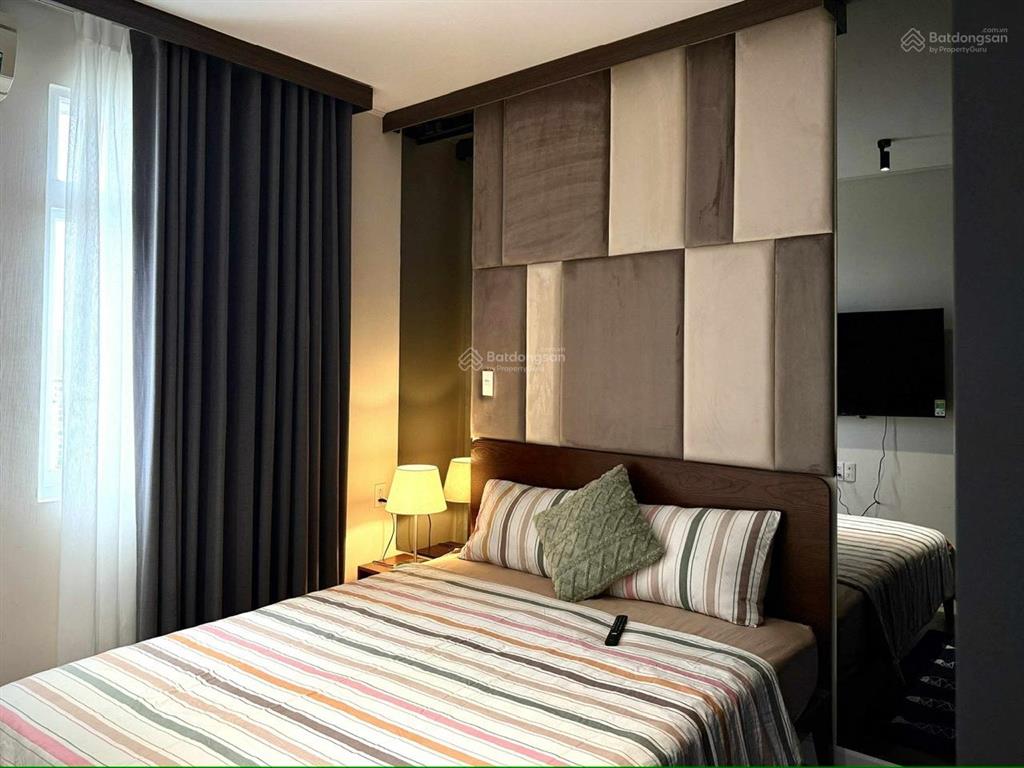 Cho thuê căn hộ penthouse sky garden phú mỹ hưng, dt 330m2, 5pn, mới đẹp giá rẻ  0912 302 ***