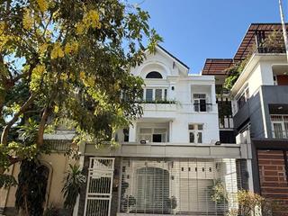 Bán BT chính chủ giá rẻ tại Khu đô thị Nam Long, Quân 7 Dt 8x24m giá 28 tỷ