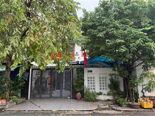 nhà 8x18m trệt + lửng + 1 Lầu đường 39 Phường Tân Quy Q7. giá 29 tỷ