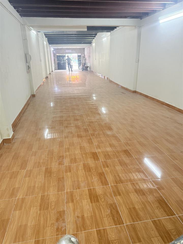 Cho thuê nguyên căn nhà mặt tiền huỳnh tấn phát ngay kho 18, nhà 1 trệt 1 lầu. giá 35 triệu/tháng
