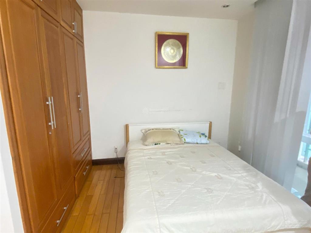 Cần bán căn hộ 2pn đt 102m2 rộng view thoáng full nội thất tại him lam riverside quận 7