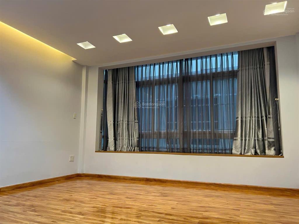 Cho thuê căn nhà 5x20m nhà đẹp, làm văn phòng công ty phù hợp tại him lam kênh tẻ quận 7