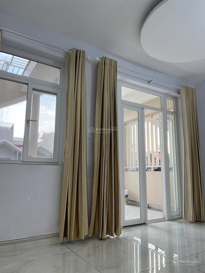 Cho thuê căn nhà 5x20m nhà đẹp, làm văn phòng công ty phù hợp tại him lam kênh tẻ quận 7