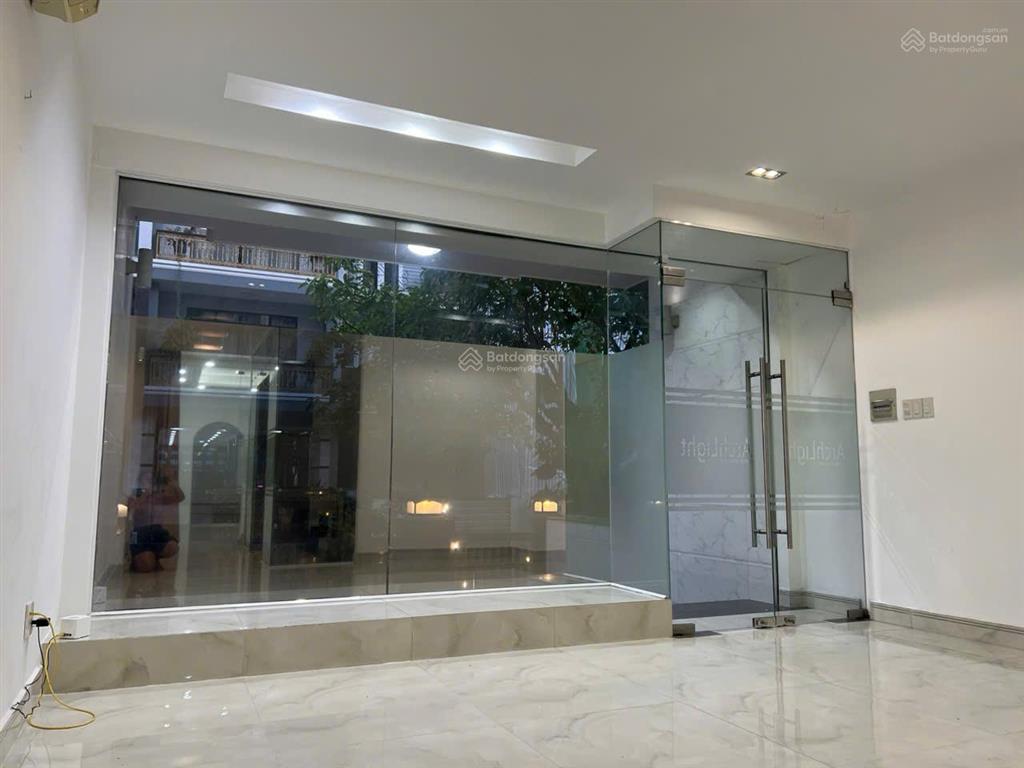 Cho thuê căn nhà 5x20m nhà đẹp, làm văn phòng công ty phù hợp tại him lam kênh tẻ quận 7