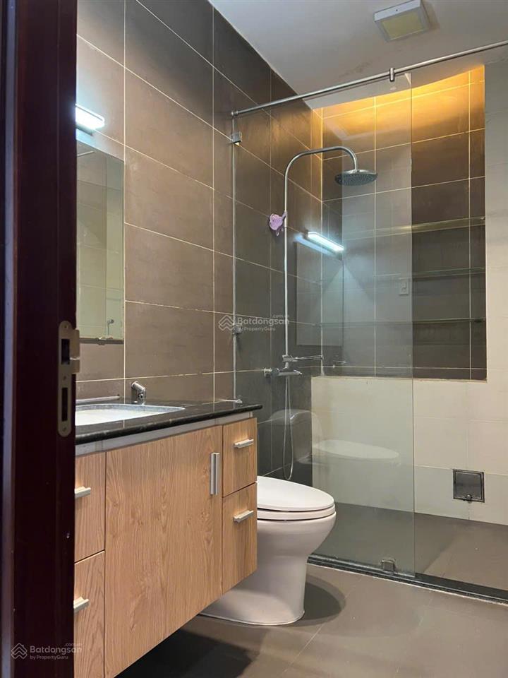 Cho thuê căn nhà 5x20m nhà đẹp, làm văn phòng công ty phù hợp tại him lam kênh tẻ quận 7