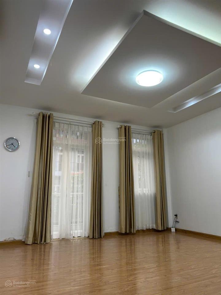 Cho thuê căn nhà 5x20m nhà đẹp, làm văn phòng công ty phù hợp tại him lam kênh tẻ quận 7