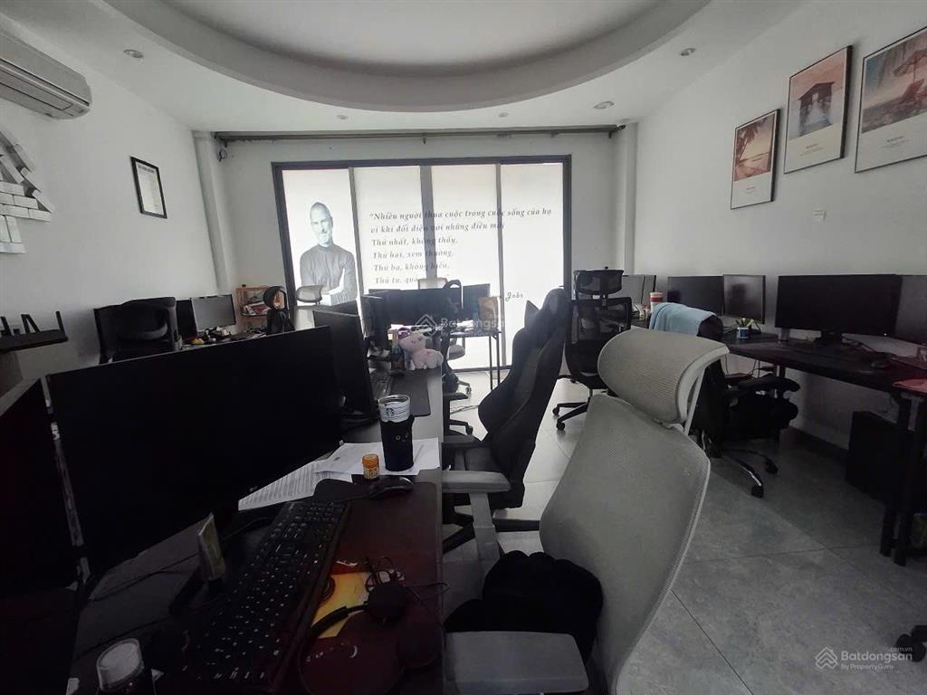 Cho thuê căn nhà 5x20m mới xây, phù hợp làm văn phòng, công ty, tại him lam kênh tẻ q7