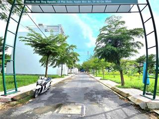 Siêu phẩm nhà mới full nội thất, sổ hồng riêng 3 tầng sân thượng 5 x 16 mt đường 8m tại tt nhà bè