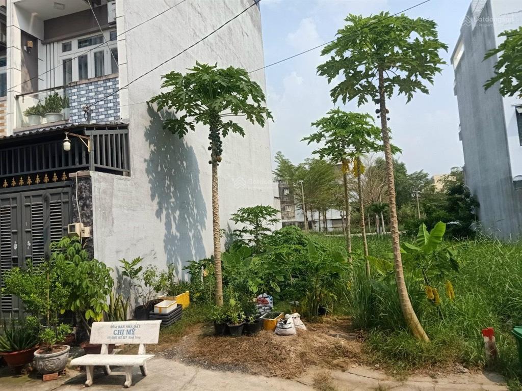 Bán gấp lô đất tại 1368 lê văn lương, phước kiển 5,5 x 15m sổ riêng mt đường 7m, xây dựng tự do