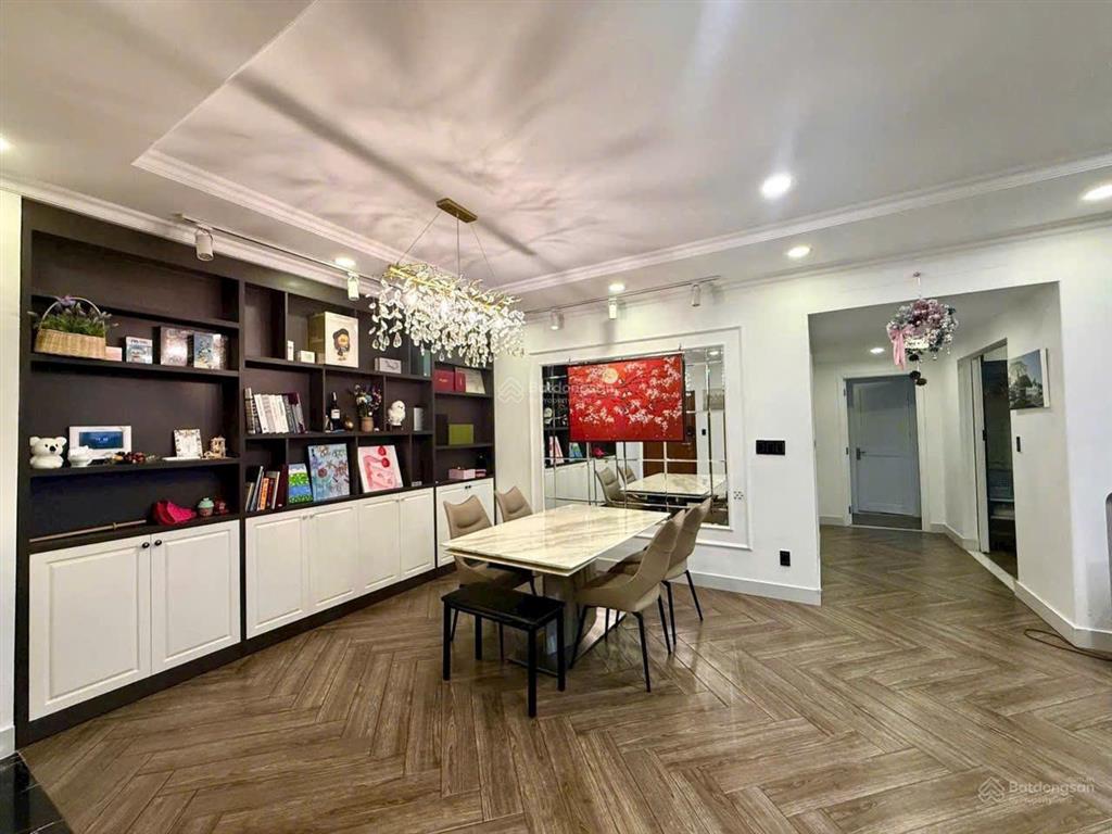 Cần tiền bán gấp căn hộ riverpark residence, phú mỹ hưng, dt 127m², 3pn, full nội thất, giá 14 tỷ.