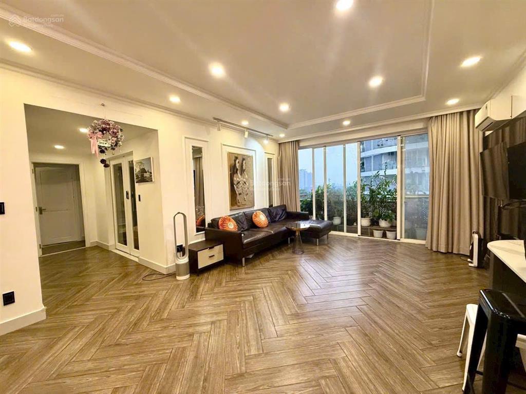 Cần tiền bán gấp căn hộ riverpark residence, phú mỹ hưng, dt 127m², 3pn, full nội thất, giá 14 tỷ.