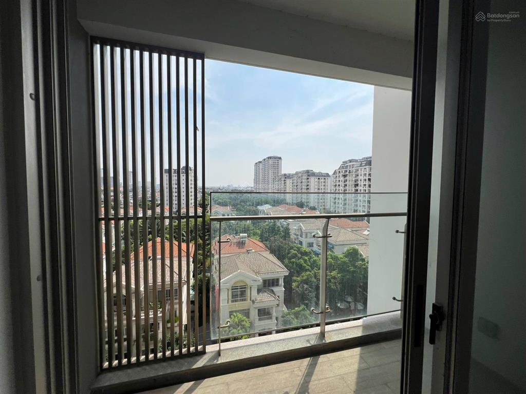 Cần bán căn hộ midtown m7 giá tốt 2 phòng ngủ, 2wc 81m2 view biệt thự giá 9,5 tỷ.  0906 752 ***