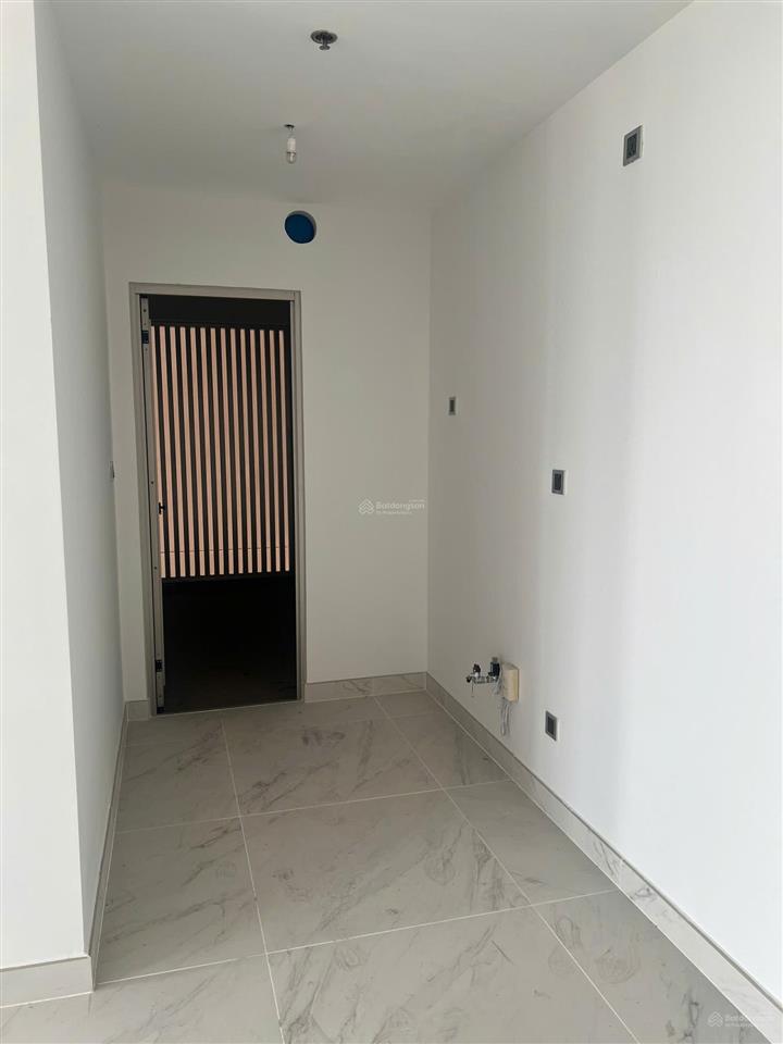 Cần bán căn hộ midtown m7 giá tốt 2 phòng ngủ, 2wc 81m2 view biệt thự giá 9,5 tỷ.  0906 752 ***