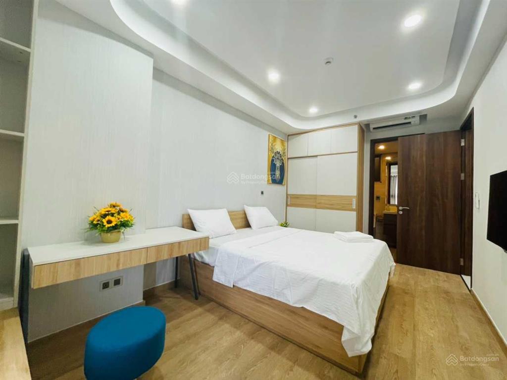 Cần bán căn hộ midtown phú mỹ hưng 2 phòng ngủ, 2wc 90m2 giá 9 tỷ 150.  0906 752 *** e nguyên