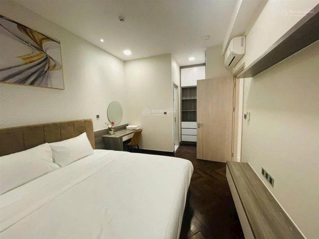 Cần bán căn hộ midtown phú mỹ hưng 2 phòng ngủ, 2wc 90m2 giá 9 tỷ 150.  0906 752 *** e nguyên