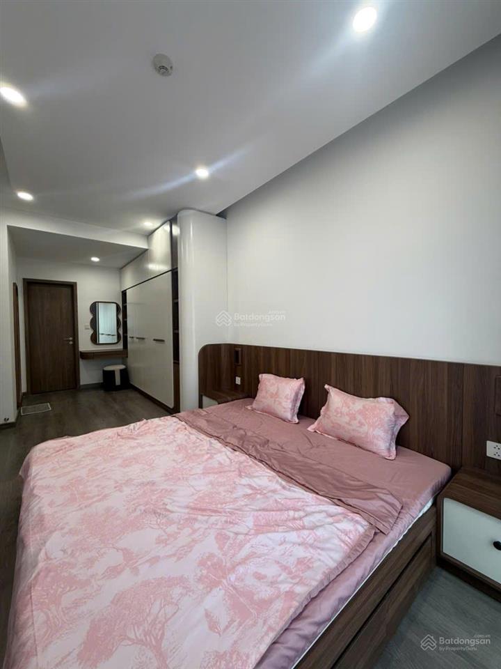 Cho thuê căn hộ diamond alnata plus 2 phòng ngủ vào ở ngay giá 18.5 tr/tháng