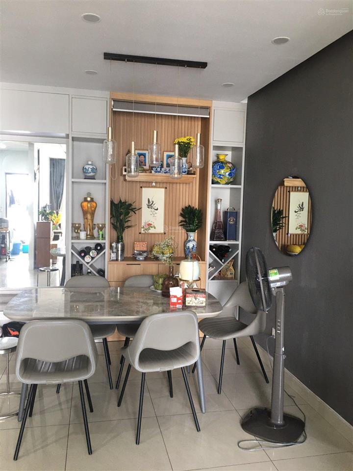 Bán căn hộ emerald 86 m2 (2 phòng ngủ + 1 kho) giá 5,9 tỉ