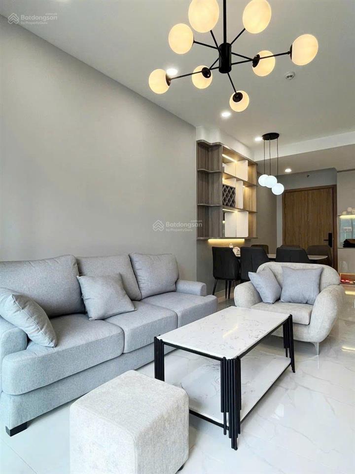 Bán căn hộ emerald 86 m2 (2 phòng ngủ + 1 kho) giá 5,9 tỉ