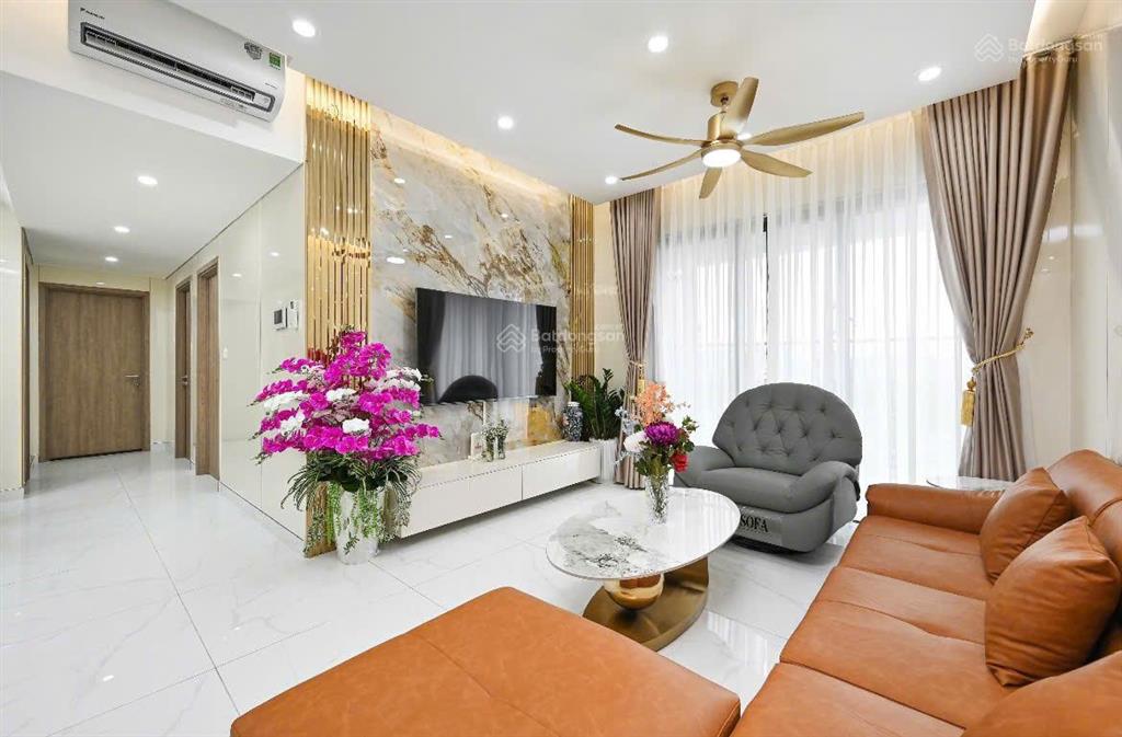 Bán căn hộ diamond alnata 92m2 (2pn  2wc) giá 6,7 tỉ bao sang tên  xem nhà 0935 838 ***