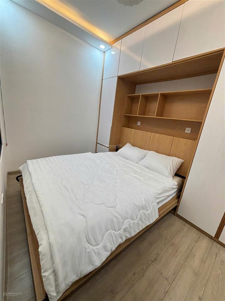Cần chuyển nhượng căn 2 phòng ngủ emerald  celadon city giá 5 tỷ đã có sổ hồng