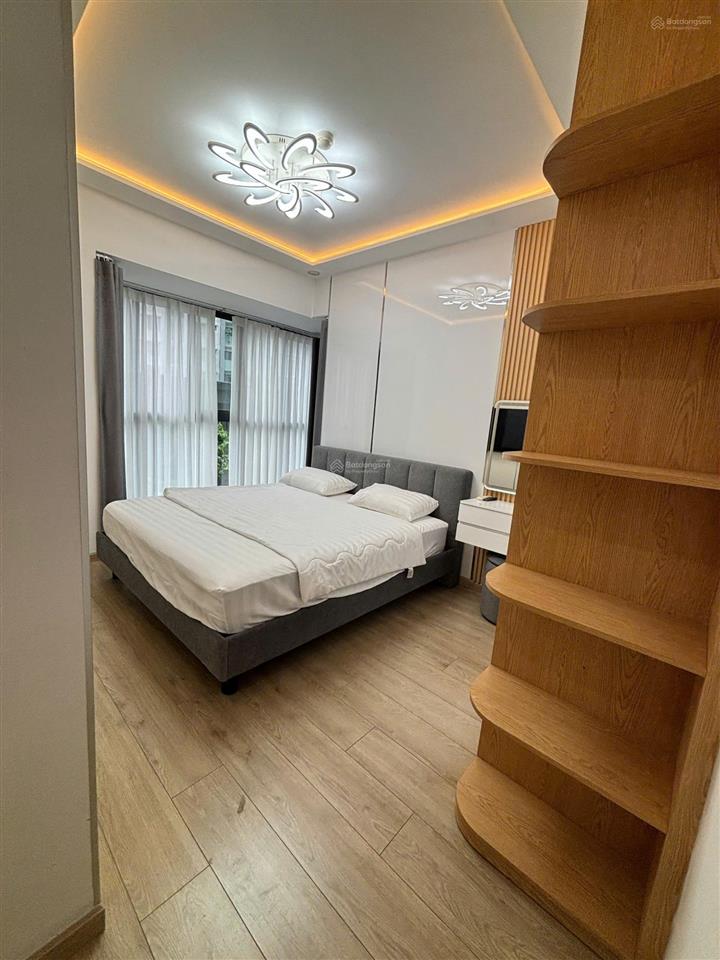 Cần chuyển nhượng căn 2 phòng ngủ emerald  celadon city giá 5 tỷ đã có sổ hồng