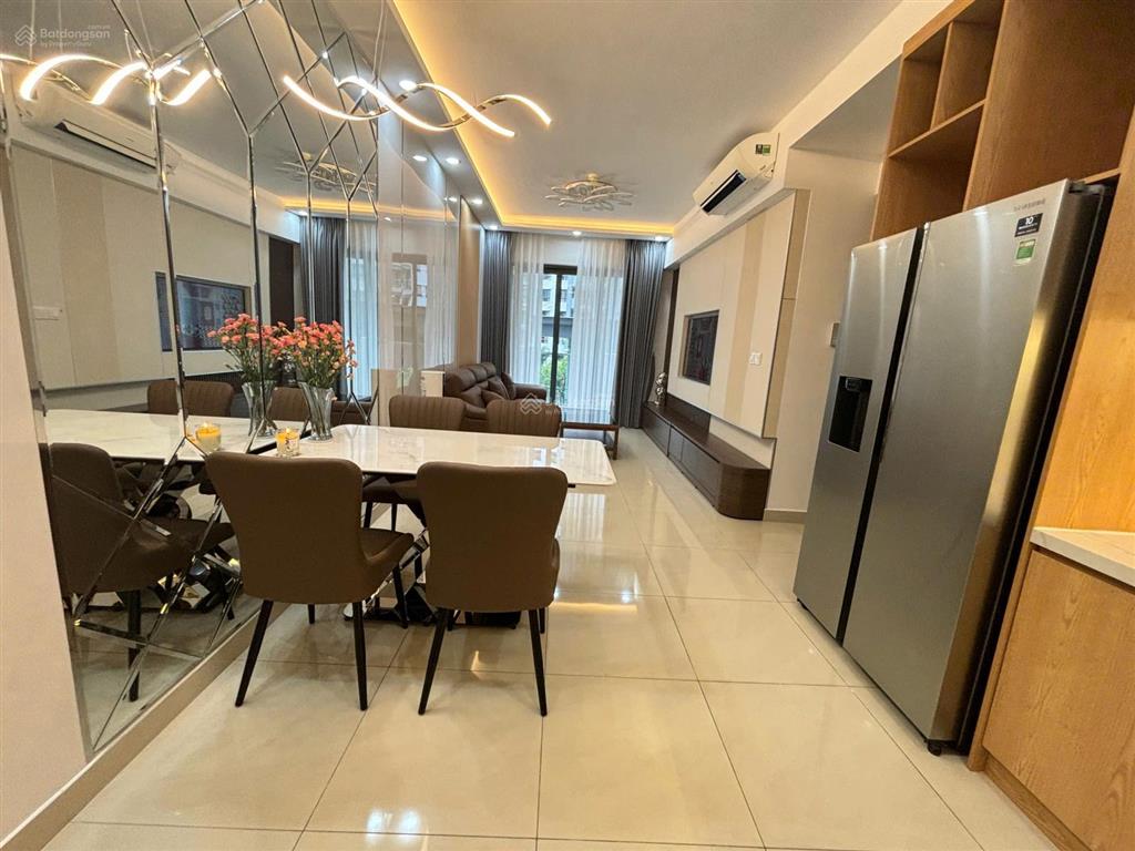 Cần chuyển nhượng căn 2 phòng ngủ emerald  celadon city giá 5 tỷ đã có sổ hồng