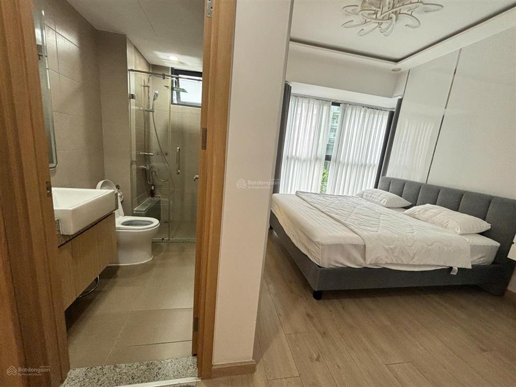 Cần chuyển nhượng căn 2 phòng ngủ emerald  celadon city giá 5 tỷ đã có sổ hồng
