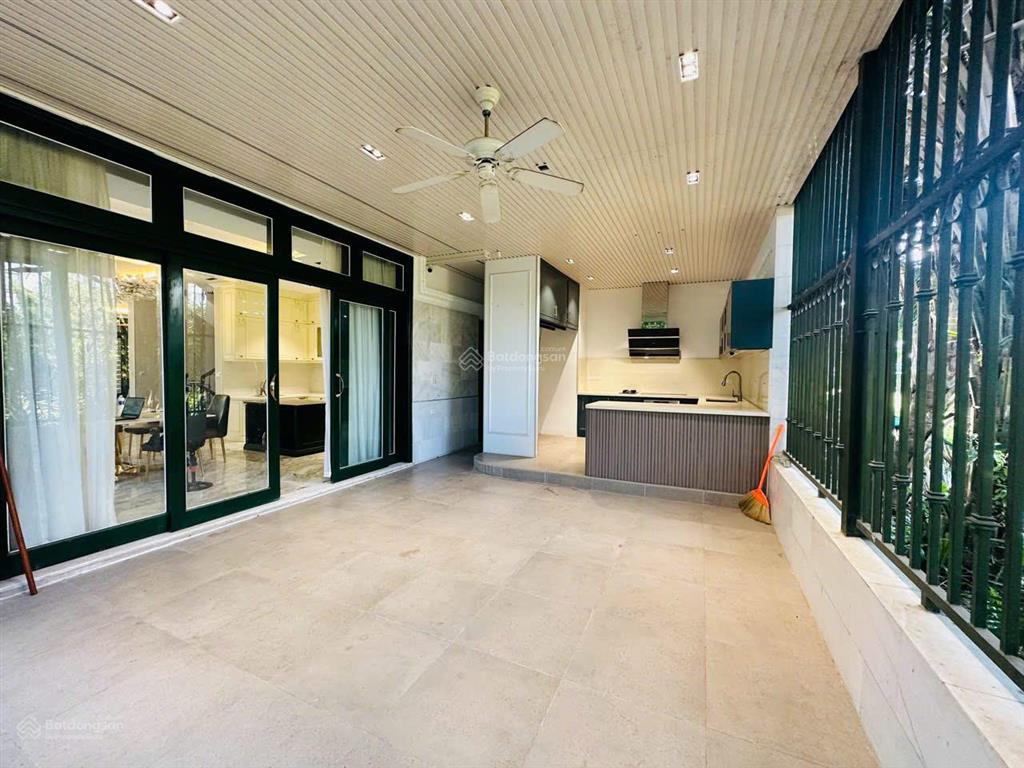 Chính chủ cần bán khu biệt thự liền kề phú mỹ hưng, đường số 15 kdc phú mỹ, tổng dt 536m2 giá 52 tỷ