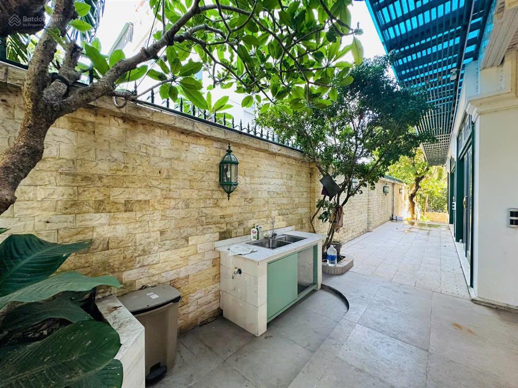 Chính chủ cần bán khu biệt thự liền kề phú mỹ hưng, đường số 15 kdc phú mỹ, tổng dt 536m2 giá 52 tỷ