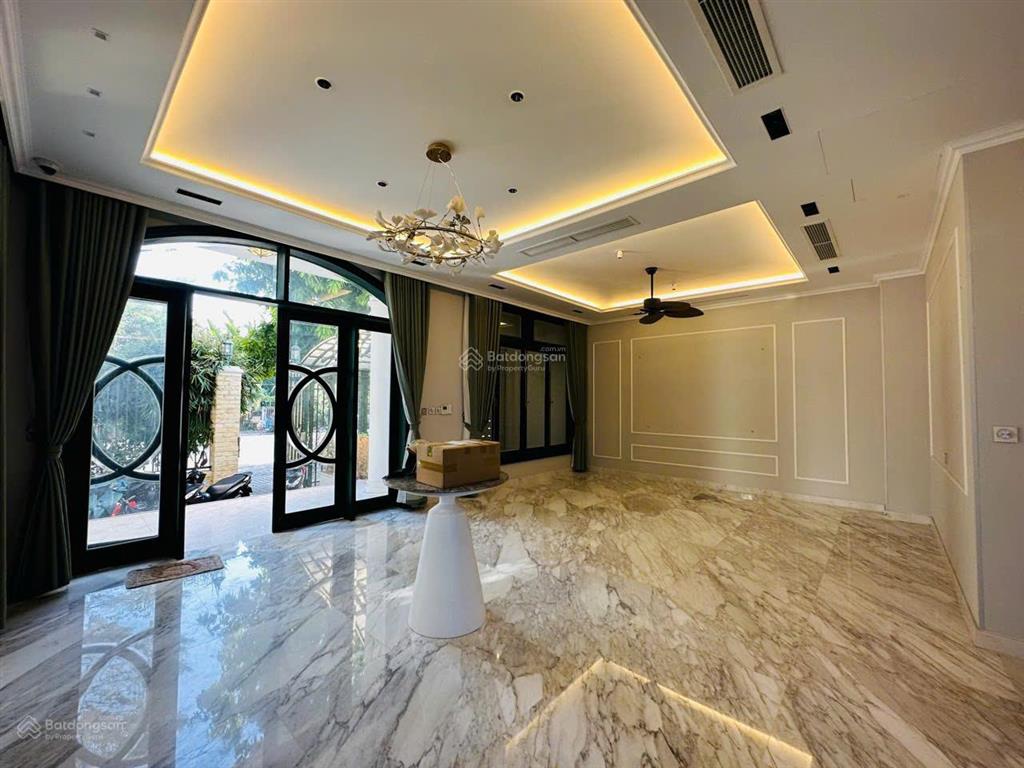 Chính chủ cần bán khu biệt thự liền kề phú mỹ hưng, đường số 15 kdc phú mỹ, tổng dt 536m2 giá 52 tỷ