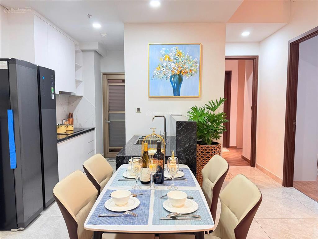 Cần bán căn hộ midtown the peak m8  80m2  2pn  full nt, giá chỉ 9,5 tỷ.  0768 739 ***  ms kim