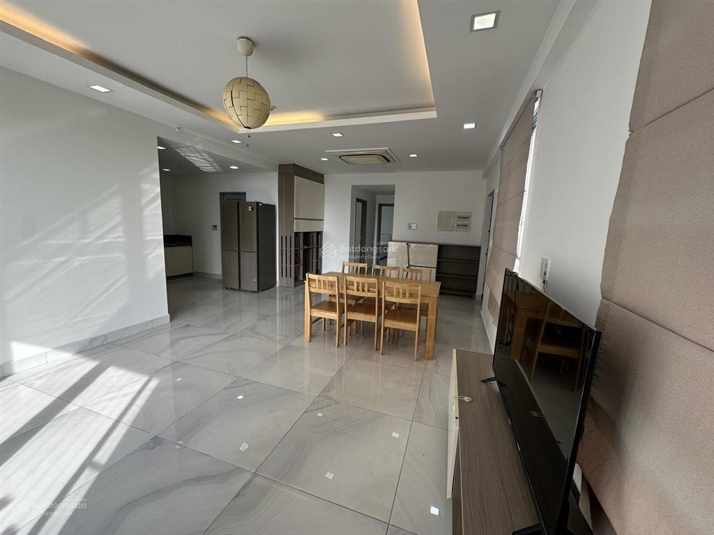 Cần bán căn hộ green valley, 10,5 tỷ, 115m2, 3pn, 2wc.  ms kim 0768 739 ***