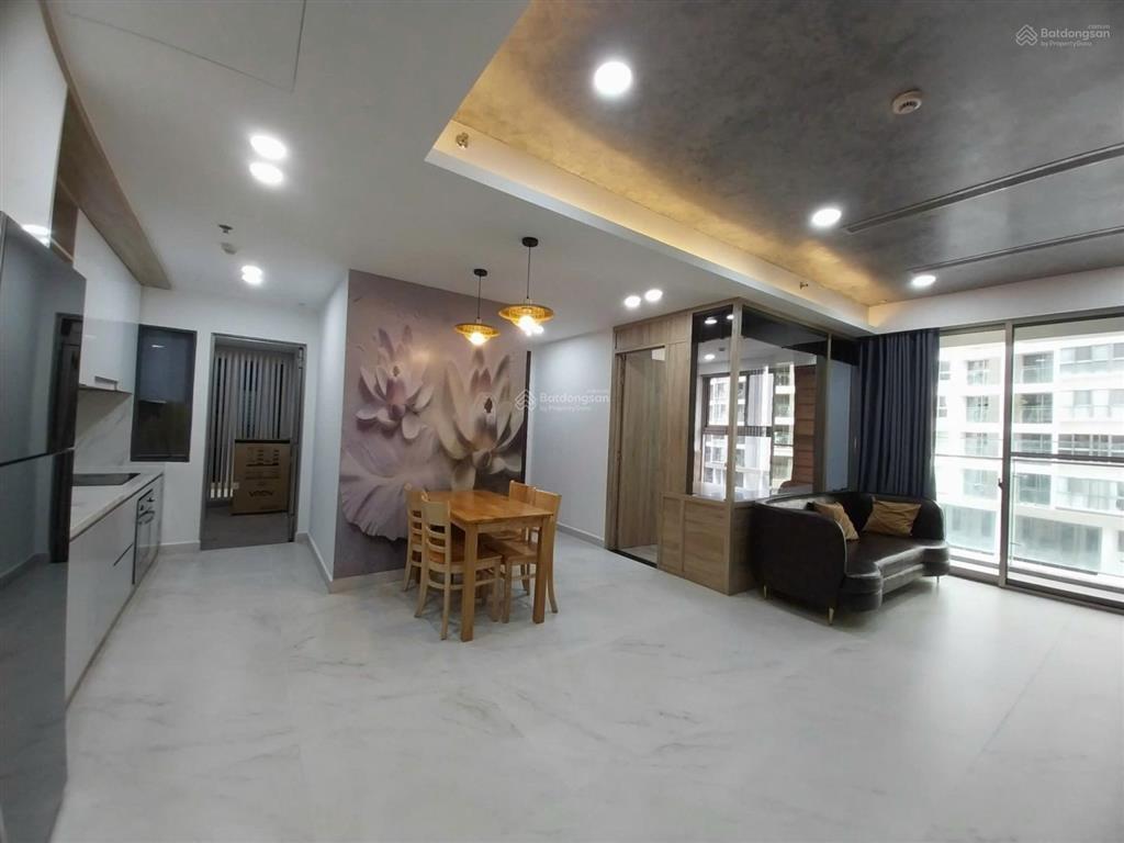 Bán siêu phẩm căn 2pn midtown m7  80m2. có ô xe, giá bán 9,2 tỷ.  ms kim  0768 739 ***